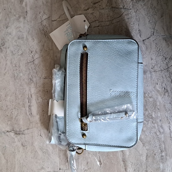 Time and Tru Women's Olivia Essential Crossbody Purse NWT - Picture 6 of 7